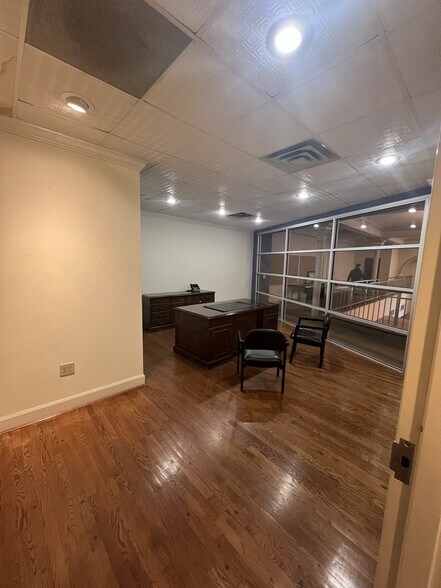 More Photos Of 114 E Eighth St, Cincinnati Loft Creative Space For Lease