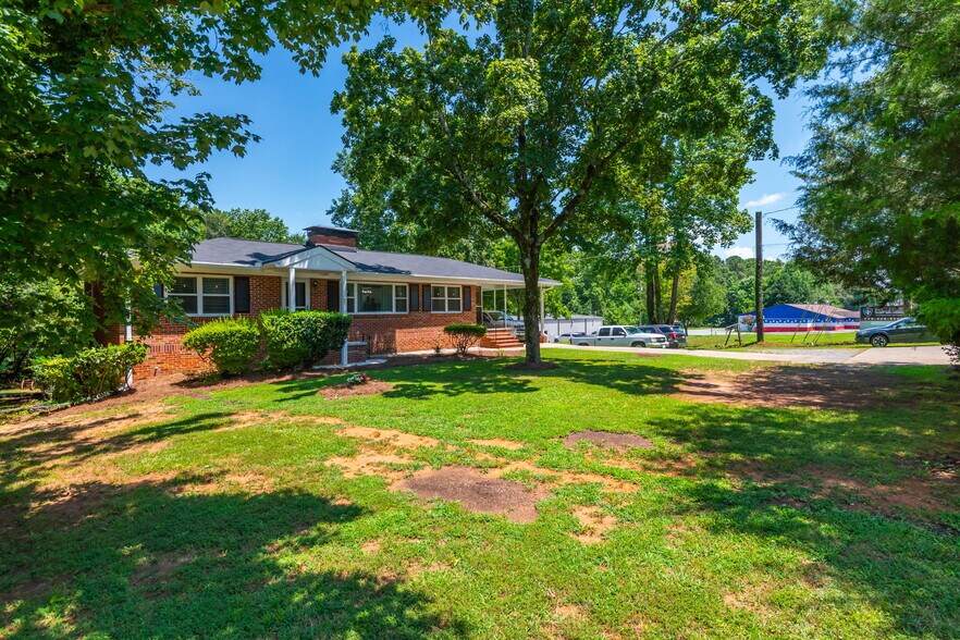 More Photos Of 4270 S Main St, Acworth Office For Sale