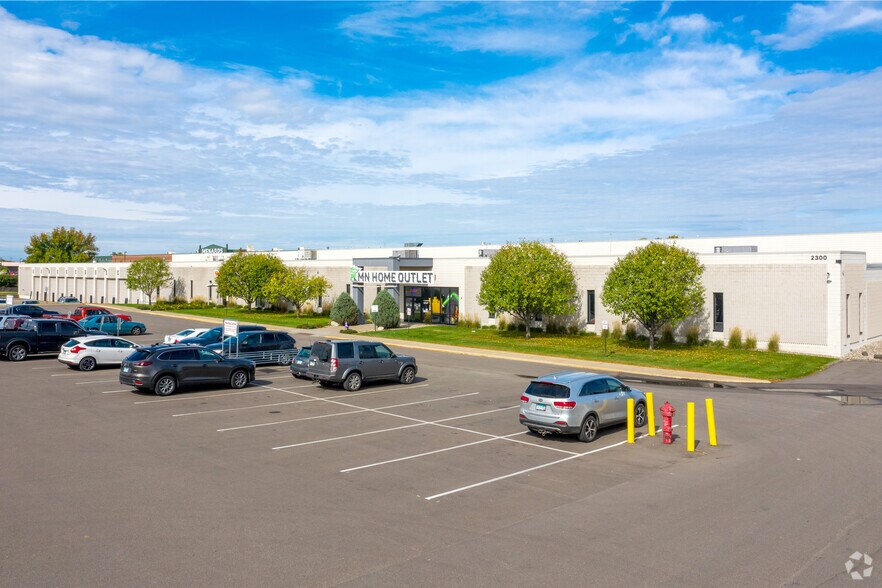 Primary Photo Of 2300 Hwy 13 W, Burnsville Warehouse For Lease