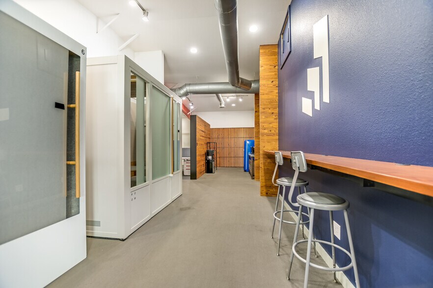 More Photos Of 3700 Thompson St, Austin Loft Creative Space For Lease