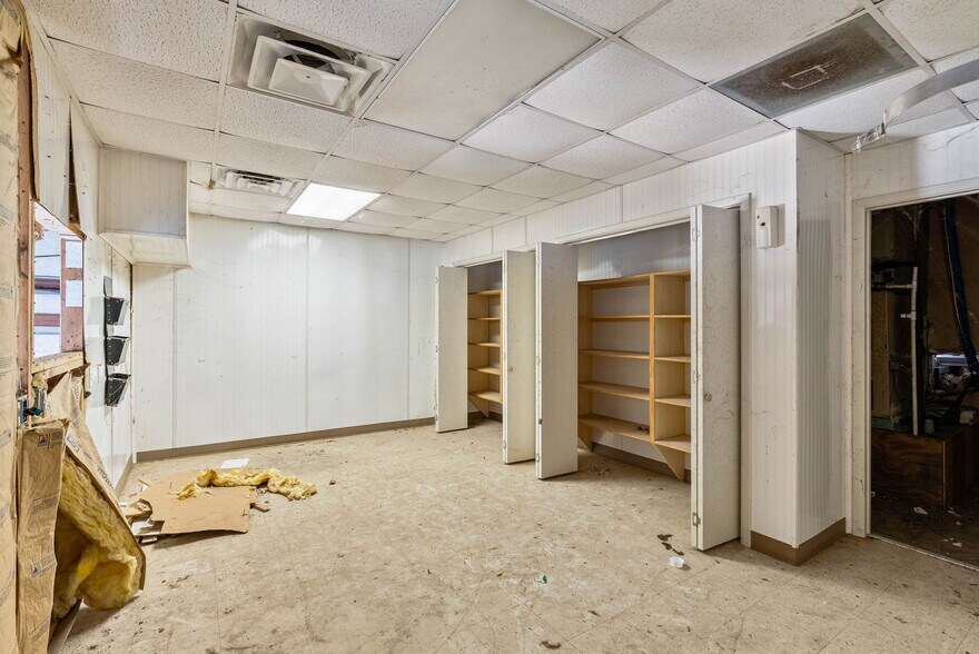 More Photos Of 3806 E Rio Grande St, Victoria Warehouse For Sale