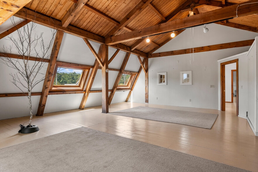 More Photos Of 2049 Post Rd, Wells Storefront Retail Office For Lease