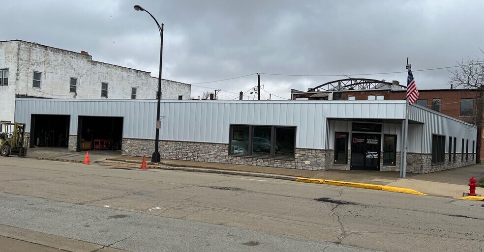 Primary Photo Of 124 E River St, Momence Warehouse For Sale
