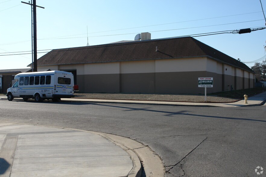 More Photos Of 845 N Burke St, Visalia Warehouse For Sale