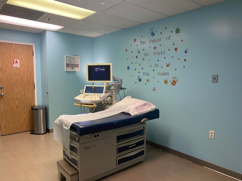 More Photos Of 1830 Town Center Dr, Reston Medical For Sale