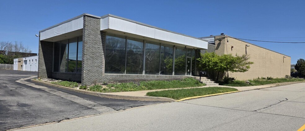 More Photos Of 750 Trumbull Dr, Pittsburgh Warehouse For Lease