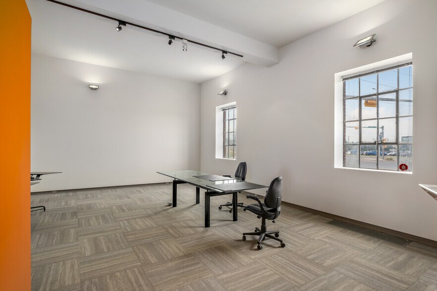 More Photos Of 2225 15th St SE, Calgary Warehouse For Sale