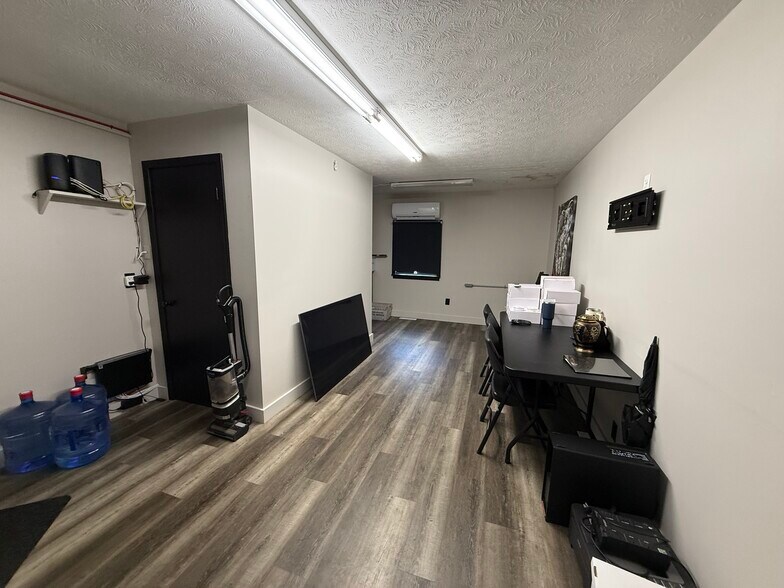More Photos Of 707 W Main St, Crestline Specialty For Sale