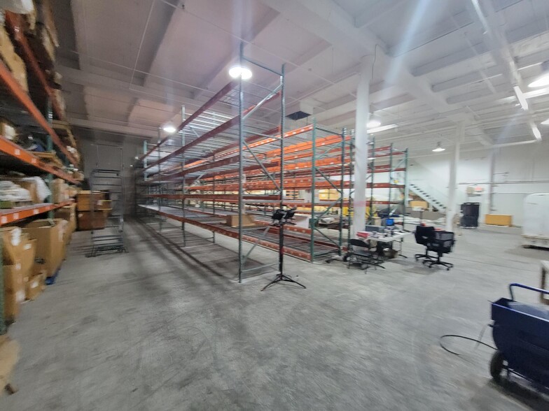 Primary Photo Of 6464 NE 4th Ct, Miami Warehouse For Lease