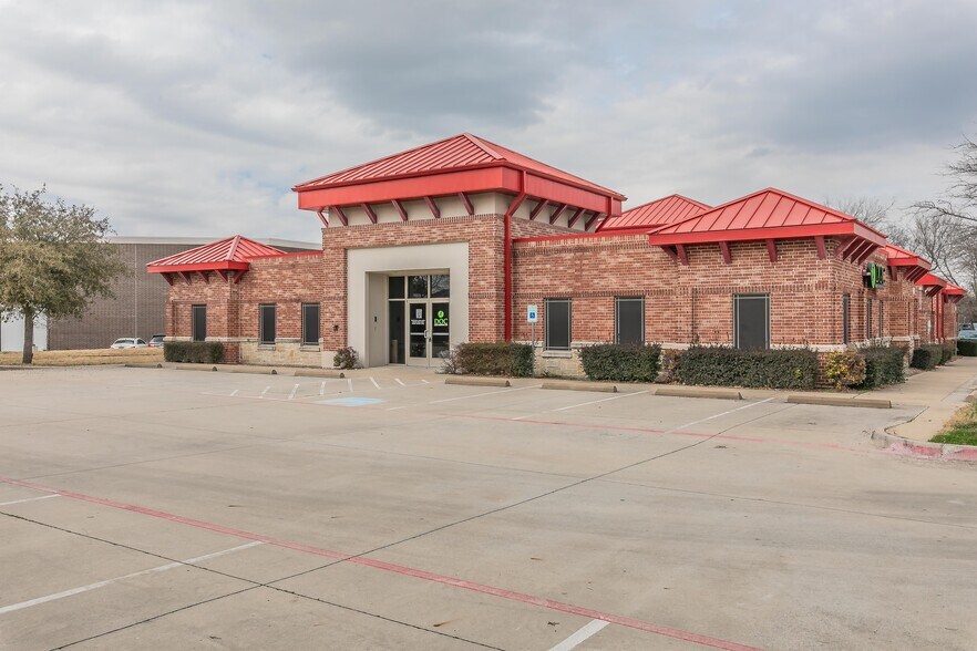 More Photos Of 418 Village Dr, Murphy Medical For Sale