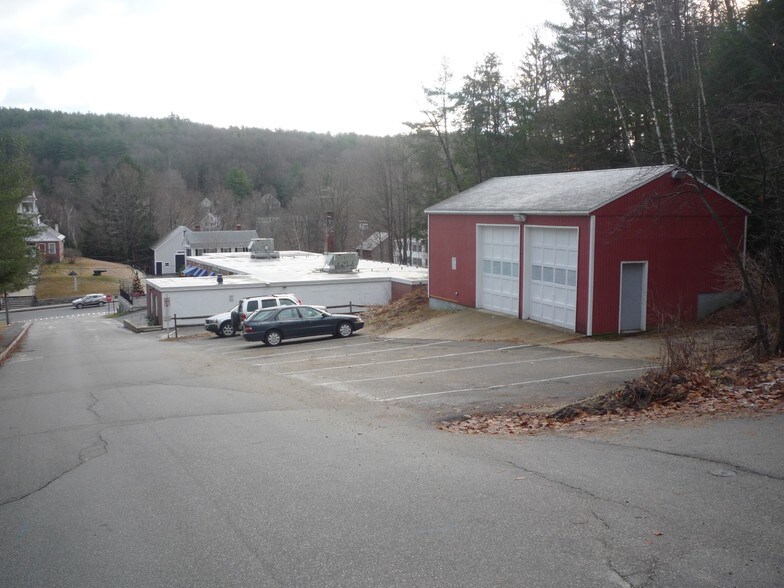 More Photos Of 43 Grove St, Peterborough Freestanding For Sale