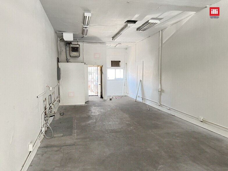 More Photos Of 363 S Fairfax Ave, Los Angeles Storefront Retail Office For Lease