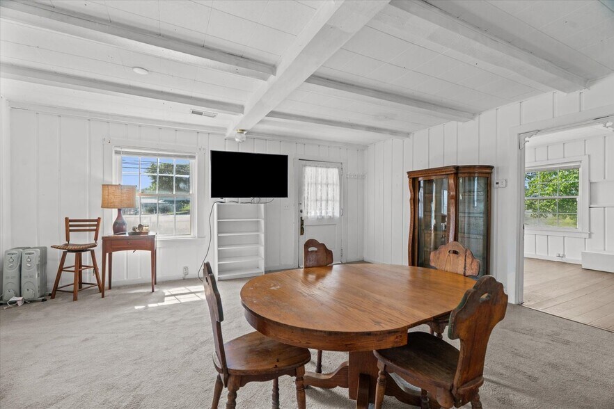 More Photos Of 806 N 3rd Ave, Chatsworth Office Residential For Sale