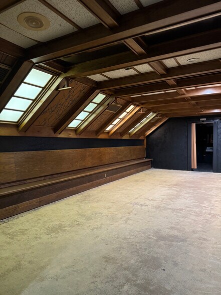 More Photos Of 221 W Randolph Ave, Enid Restaurant For Lease