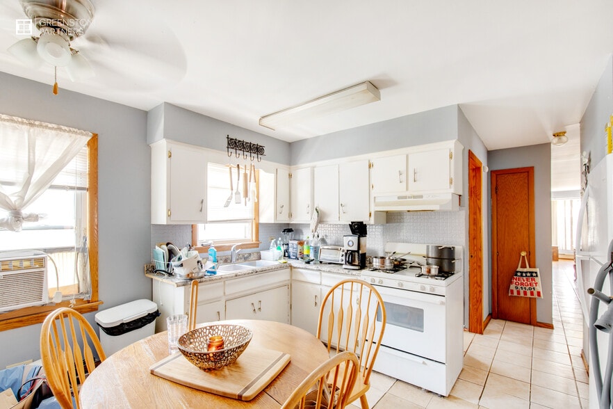 More Photos Of 81 Pine Ave, Riverside Healthcare For Sale