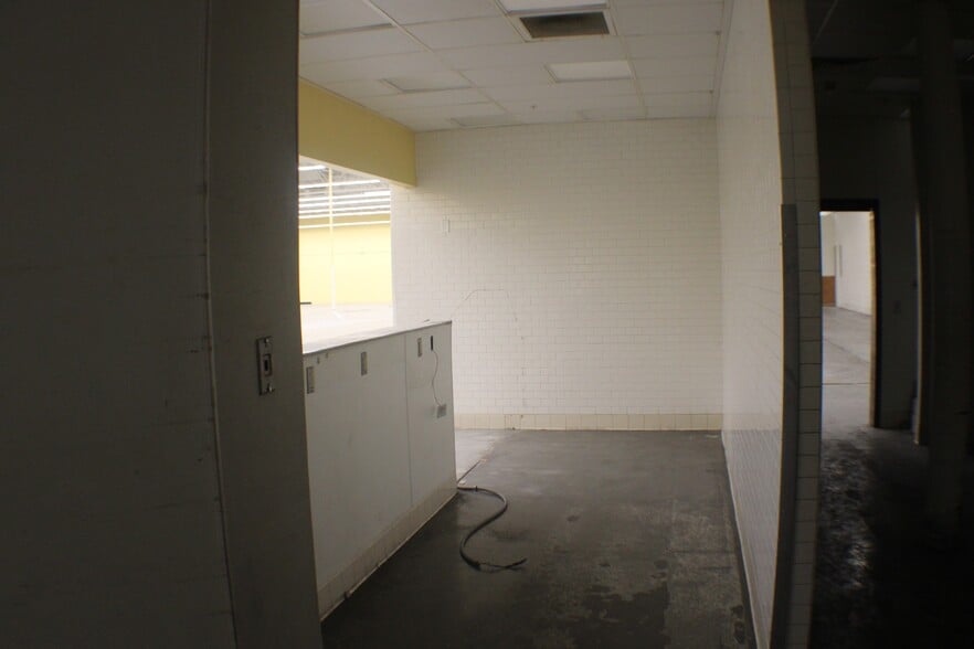 More Photos Of 869 W Florida Ave, Hemet Unknown For Lease