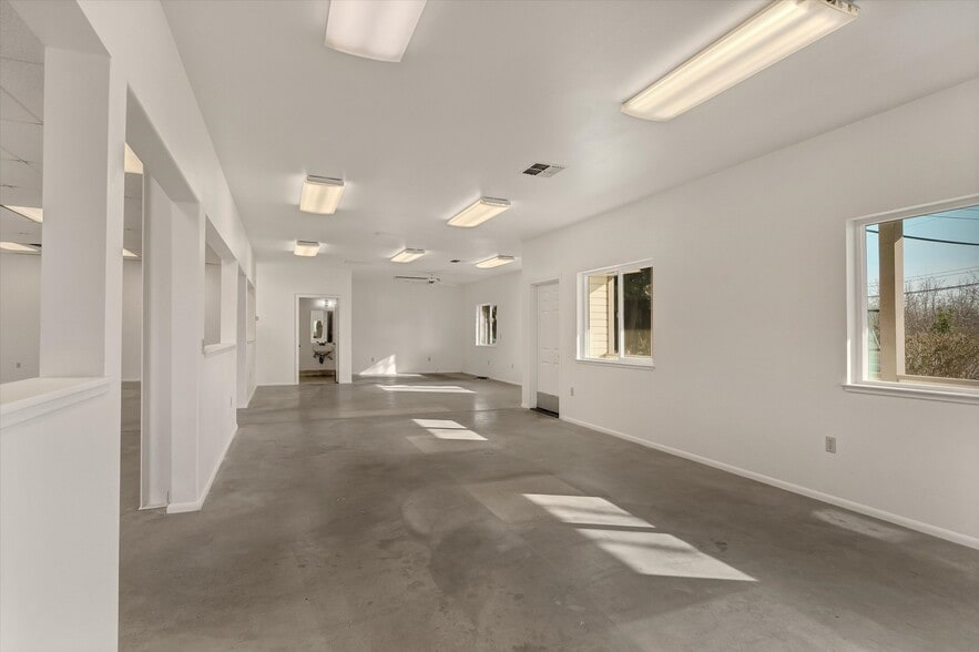More Photos Of 3388 State Highway 32, Chico Warehouse For Lease