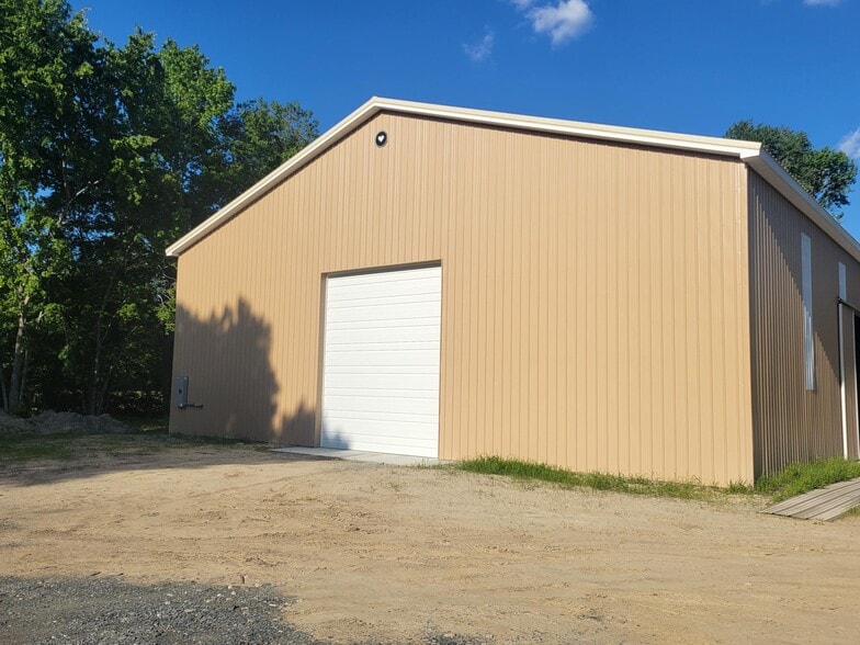More Photos Of 36877 Bi State Blvd, Delmar Warehouse For Lease