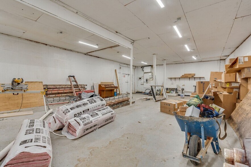 More Photos Of 560 W Main St, Abingdon Storefront For Lease