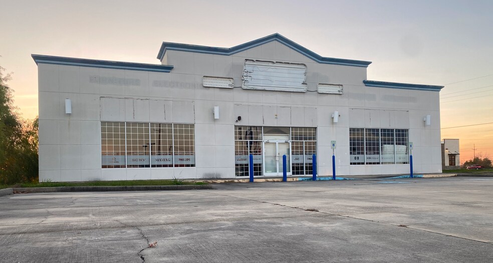 Primary Photo Of 37202 LA-3089, Donaldsonville Freestanding For Lease