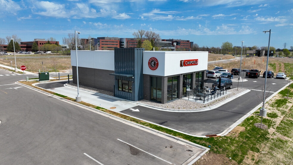 Primary Photo Of 3480 Highpoint Dr N, Oakdale General Retail For Sale
