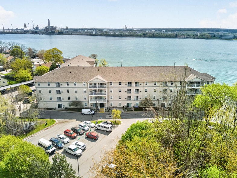 More Photos Of 3345 Military St, Port Huron Apartments For Sale