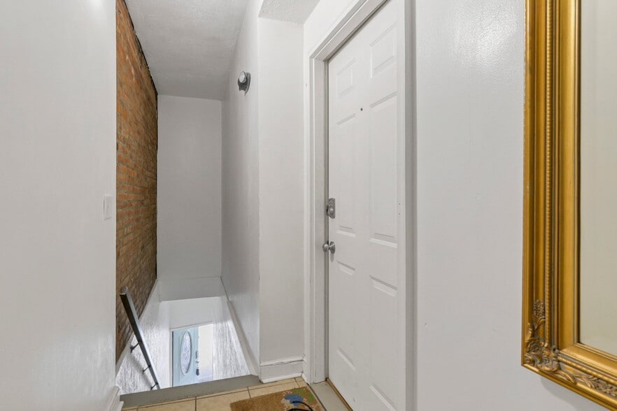More Photos Of 1186 N High St, Columbus Storefront Retail Office For Sale