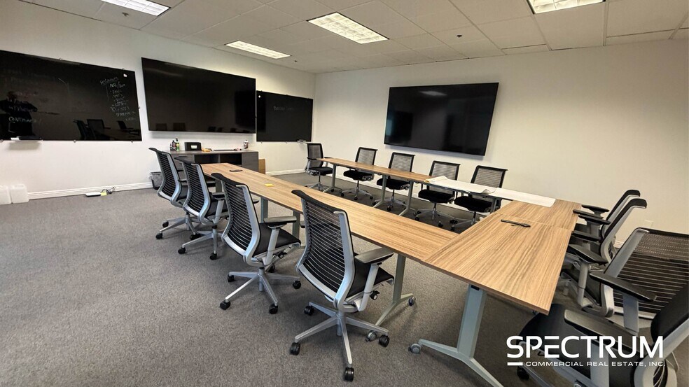 More Photos Of 26321 Ferry Ct, Santa Clarita Warehouse For Lease