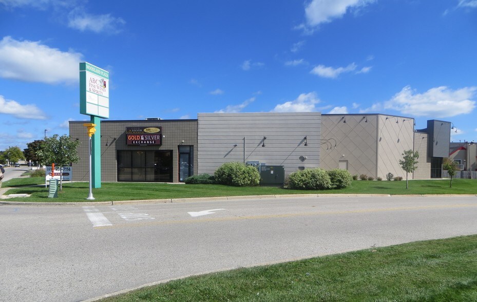 More Photos Of 3327 28th St SE, Grand Rapids Freestanding For Lease
