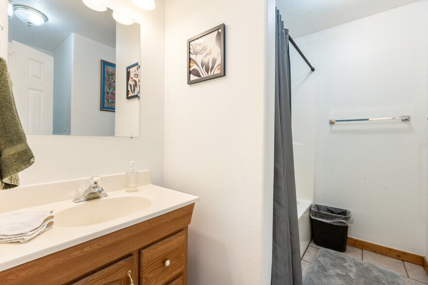 More Photos Of 11550 Pigeon Hollow Rd, Spring City Hotel For Sale