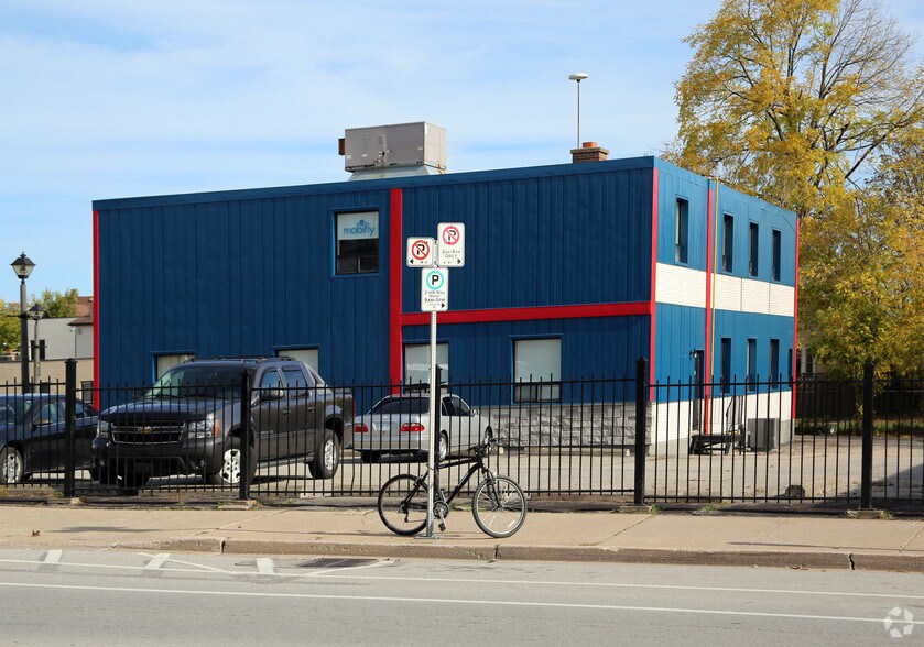 More Photos Of 4786 Queen St, Niagara Falls Office For Lease