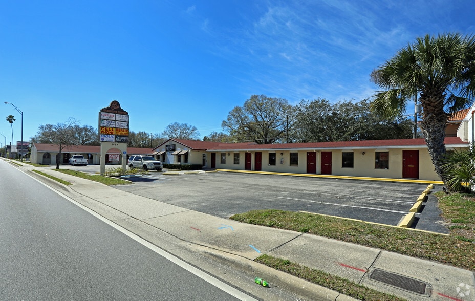 More Photos Of 8424 4th St N, Saint Petersburg Storefront Retail Office For Lease