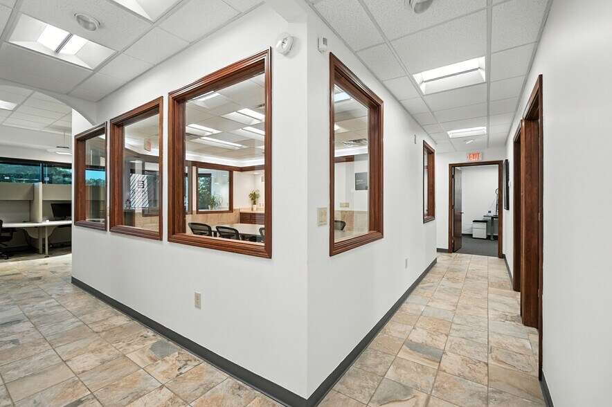 More Photos Of 5636 Bridgetown Rd, Cincinnati Medical For Sale