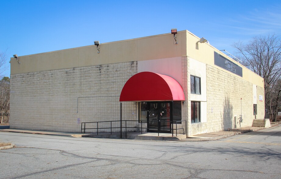 Primary Photo Of 806 Route 17 N, Ramsey Freestanding For Sale