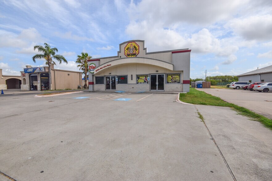 Primary Photo Of 6330 Saratoga Blvd, Corpus Christi Freestanding For Sale