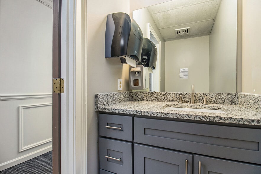 More Photos Of 655 Village Square Dr, Stone Mountain Loft Creative Space For Lease