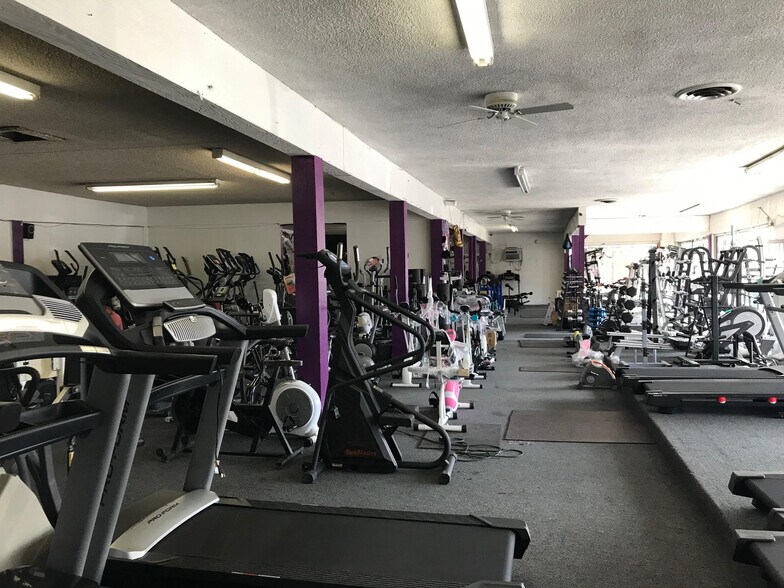 More Photos Of 4273 Florence Ave, Bell Storefront For Sale