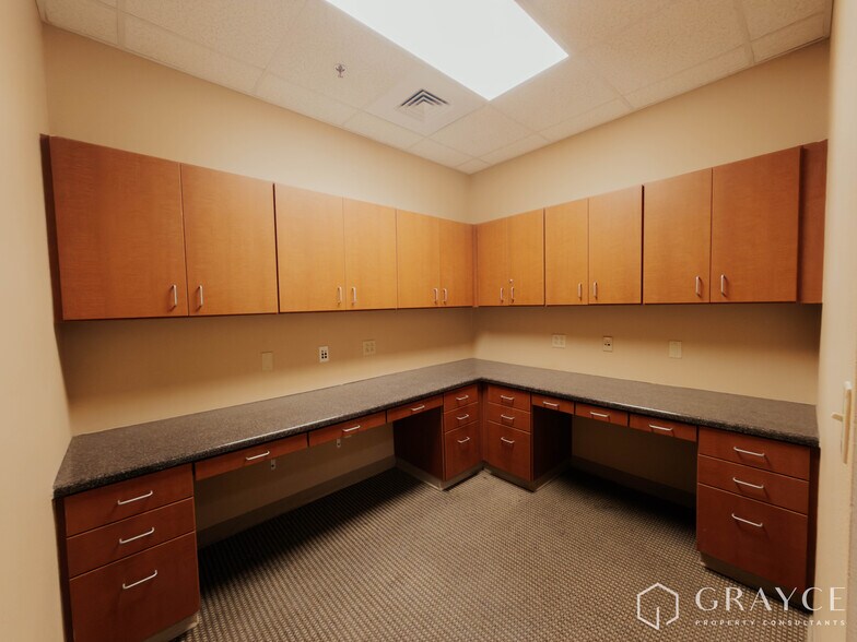 More Photos Of 4301 N Mesa St, El Paso Medical For Lease