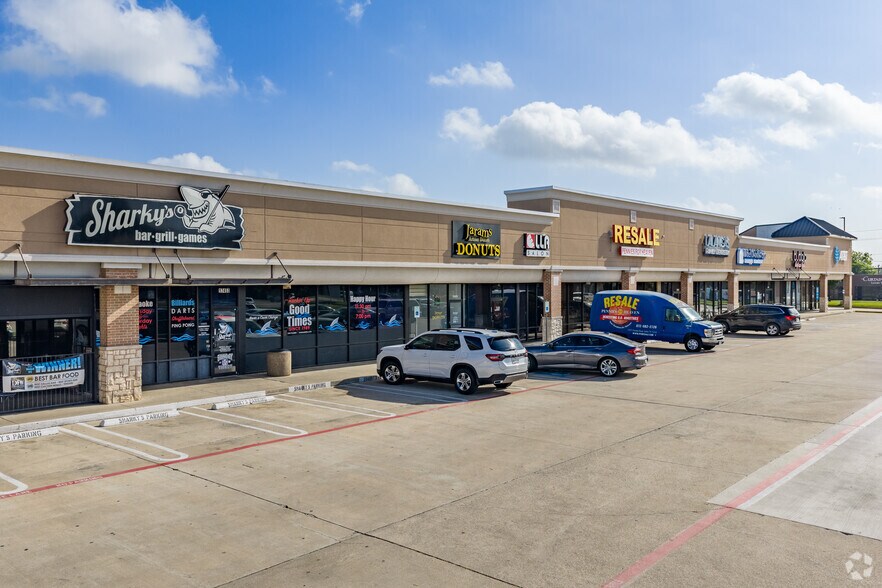 More Photos Of 17401-17489 Preston Rd, Dallas Storefront For Lease