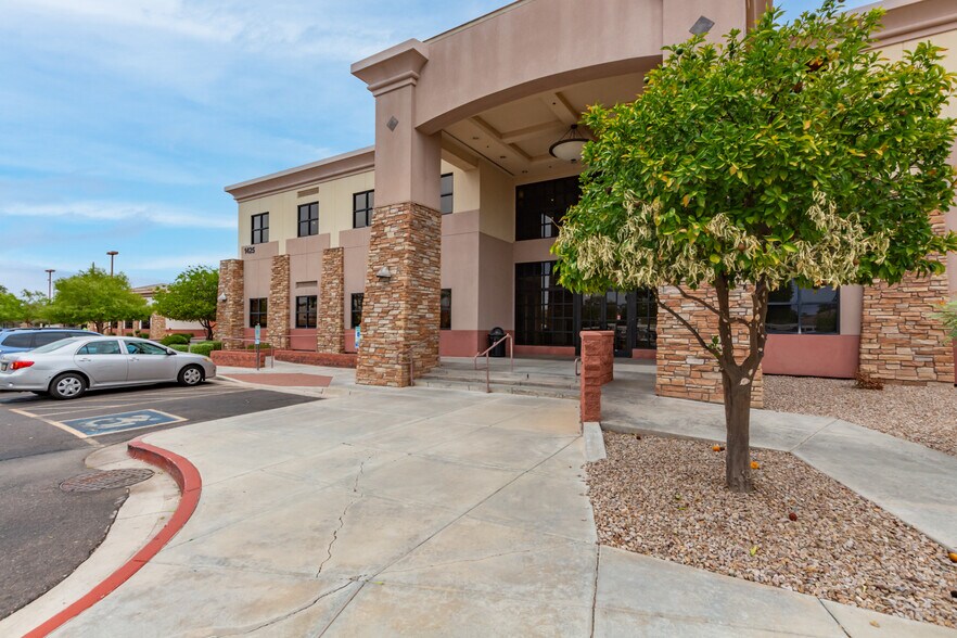 More Photos Of 1425 W Elliot Rd, Gilbert Medical For Lease