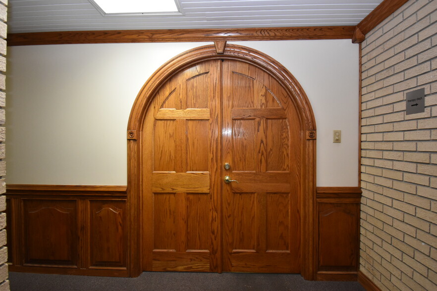 More Photos Of 100 Brenda Ave, Danville Medical For Sale