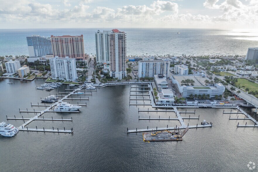 More Photos Of 151 Las Olas Cir, Fort Lauderdale Freestanding For Lease