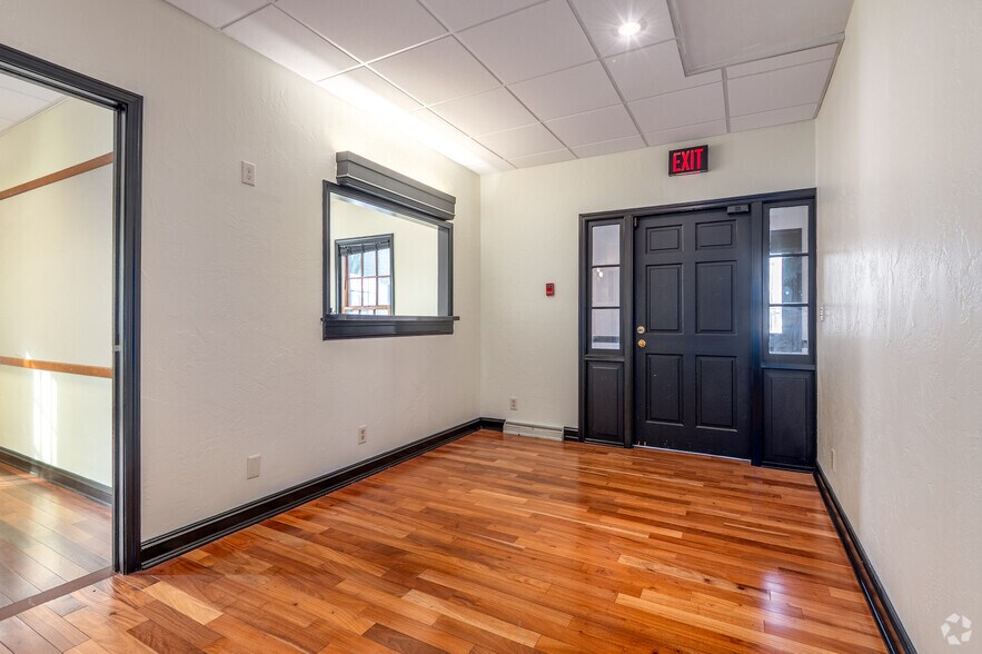 More Photos Of 10144 N Port Washington Rd, Mequon Office For Lease