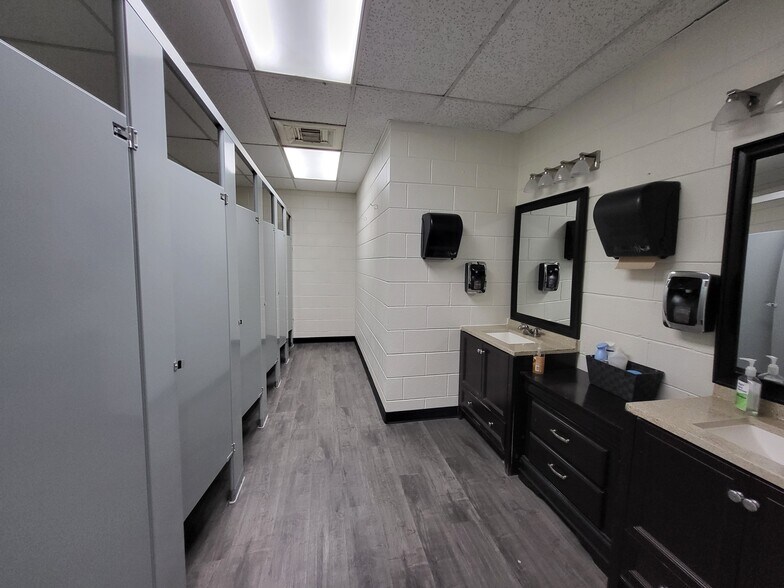 More Photos Of 1600 Agape Way, Decatur Specialty For Sale