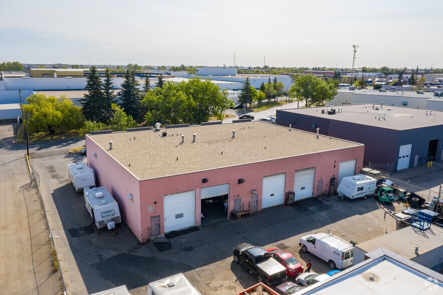 More Photos Of 5815 36th St SE, Calgary Warehouse For Lease