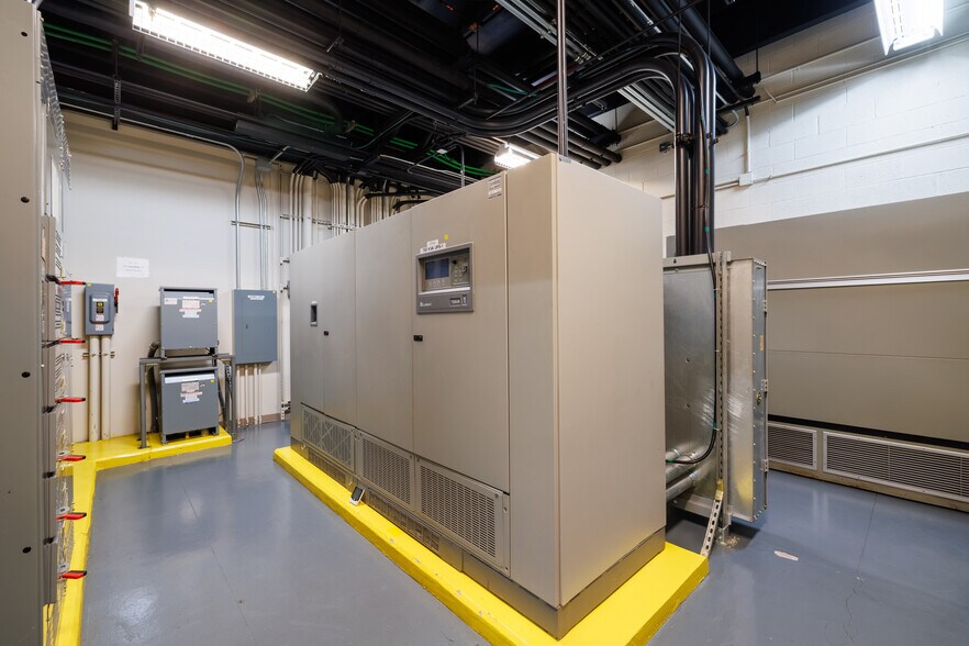 More Photos Of 2005 E Technology Cir, Tempe Industrial For Lease