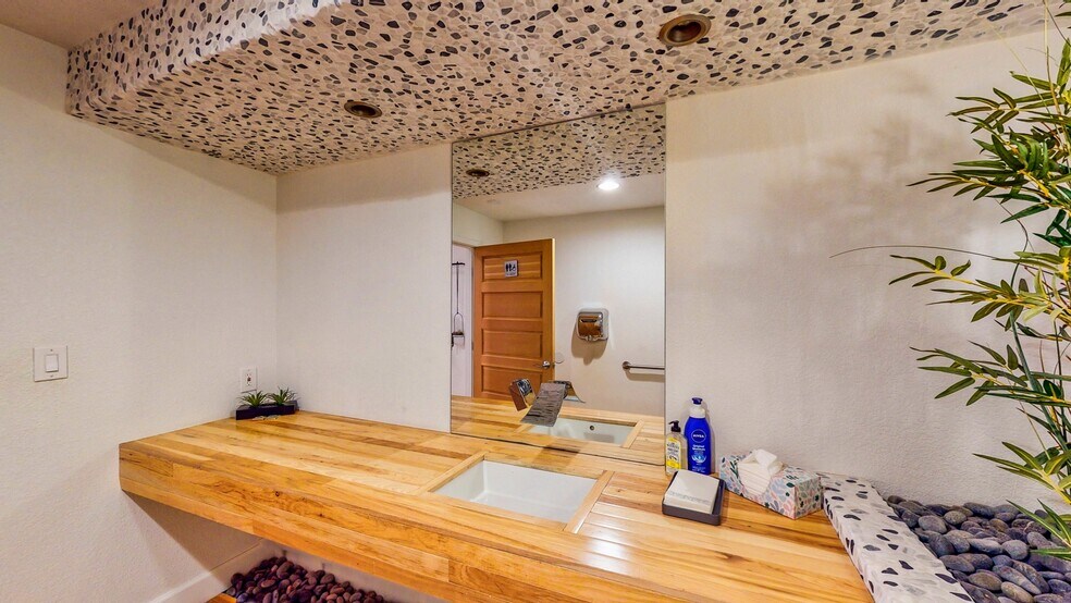 More Photos Of 3889 S Eastern Ave, Las Vegas Office For Sale