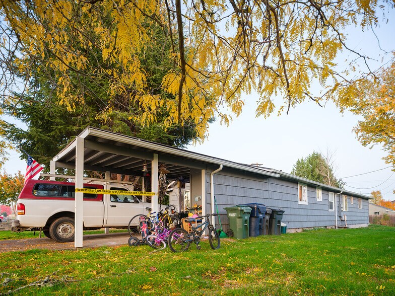 More Photos Of 521 Walnut St, Independence Multifamily For Sale