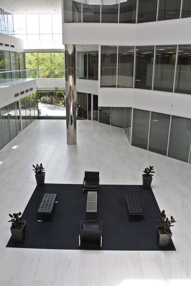 More Photos Of 10850 Richmond Ave, Houston Coworking Space