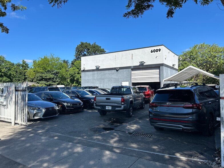 More Photos Of 6009 Dawson St, Hollywood Auto Dealership For Lease